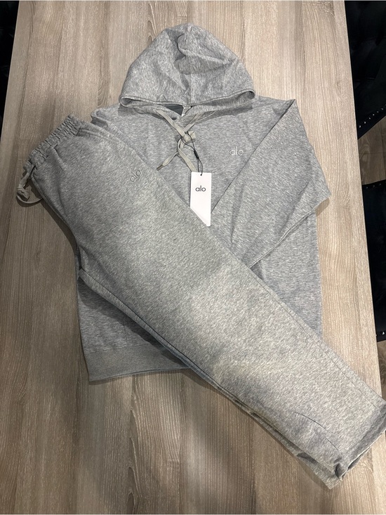 ALO Yoga Other - ALO Yoga Men's Heather Gray Hoodie & Joggers Set